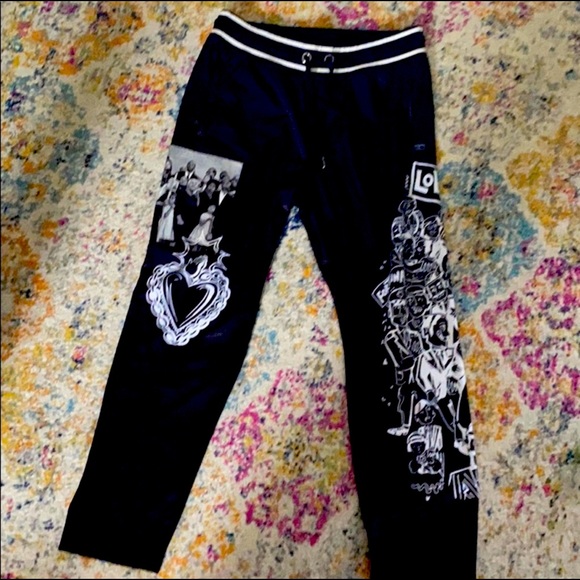 Dolce & GABBANA love is love joggers.. size 50 (L) classic piece! 🔥🔥🔥